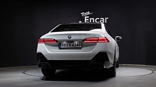 BMW 5-SERIES G60 2024