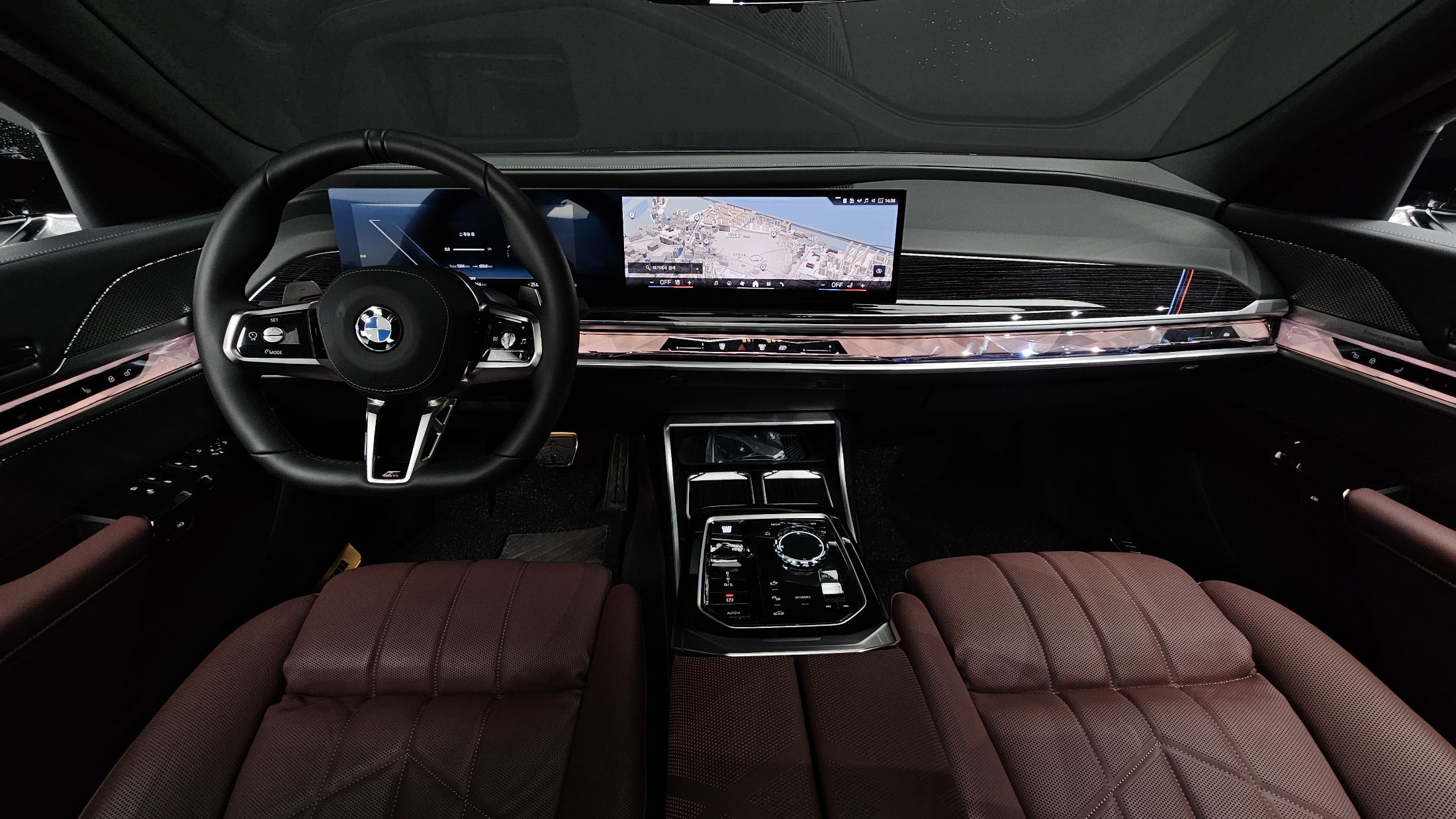 BMW 7-SERIES G70 2025