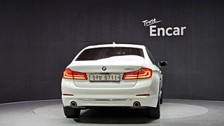 BMW 5-SERIES G30 2017