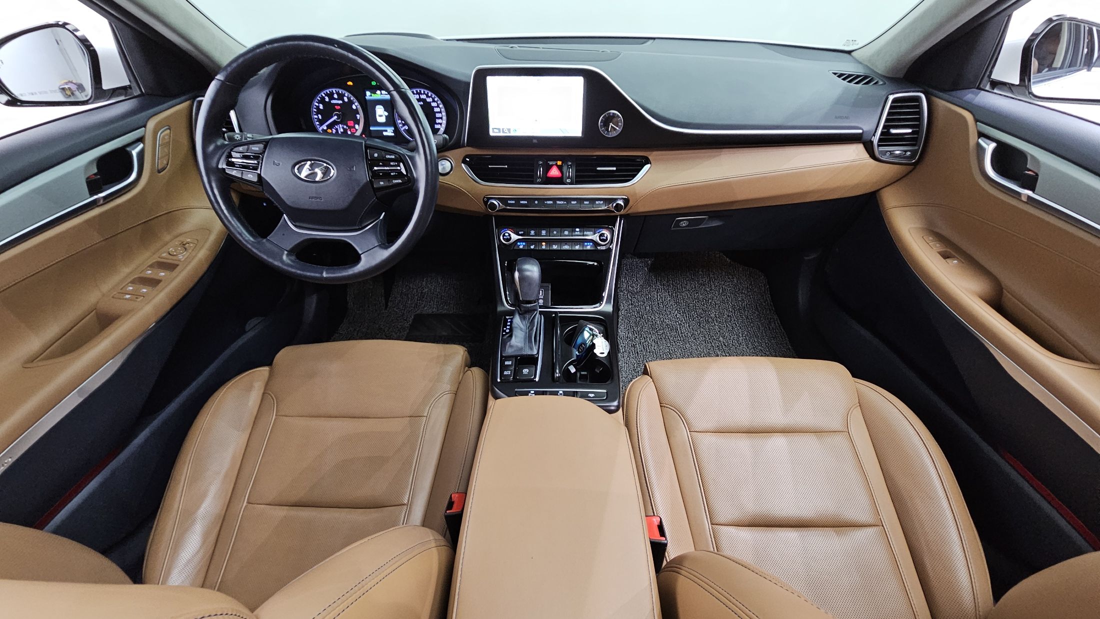 HYUNDAI GRANDEUR IG 2017