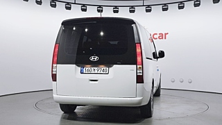 HYUNDAI STARIA 2025