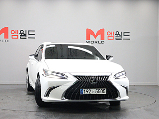 LEXUS ES300H 2024