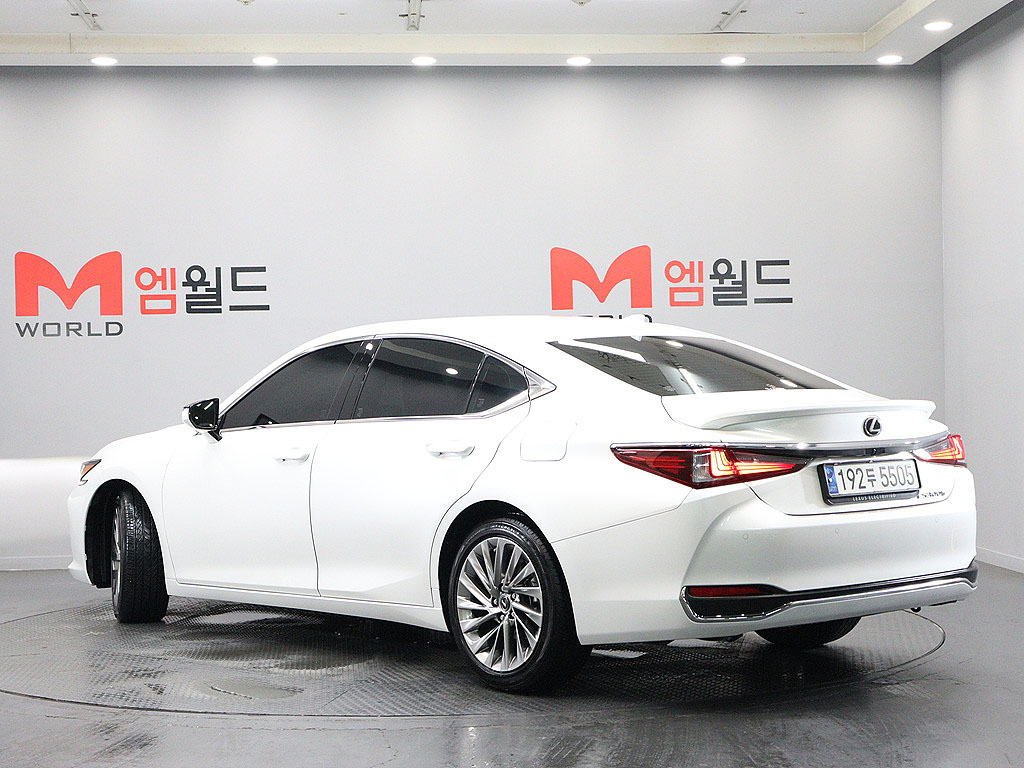 LEXUS ES300H 2024