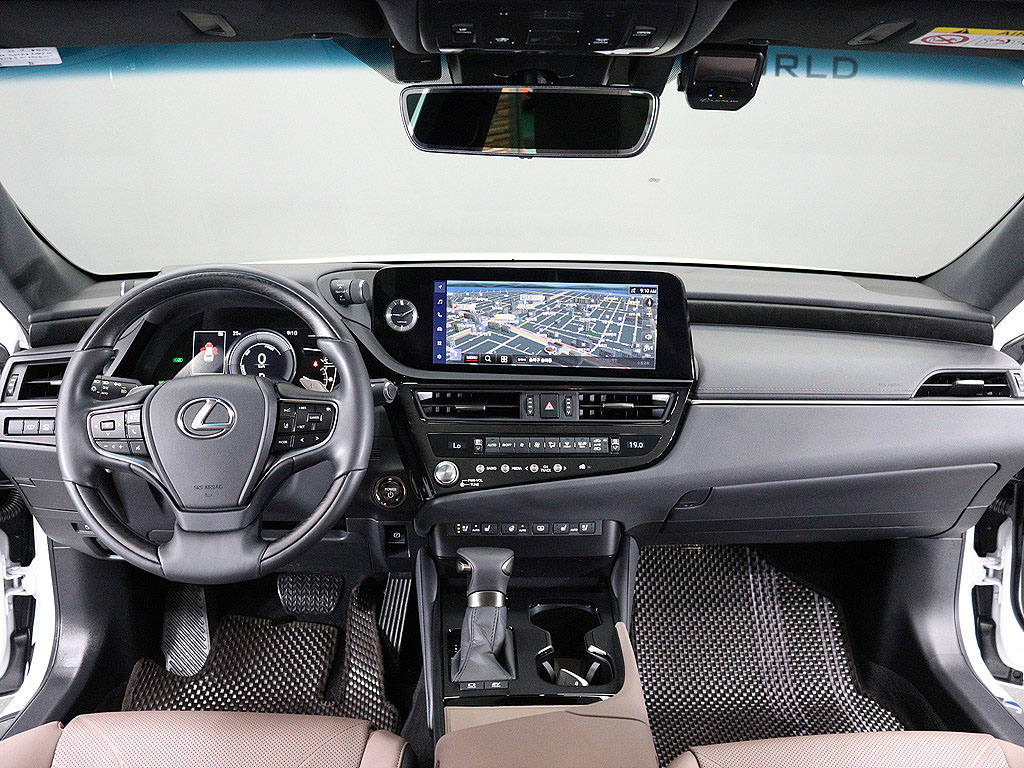 LEXUS ES300H 2024