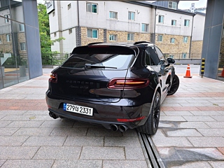 PORSCHE MACAN 2016