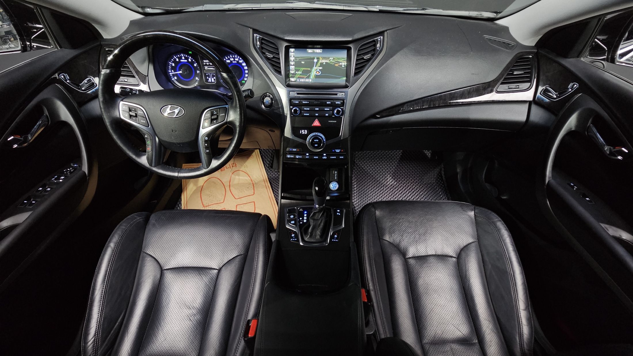 HYUNDAI GRANDEUR HG 2016