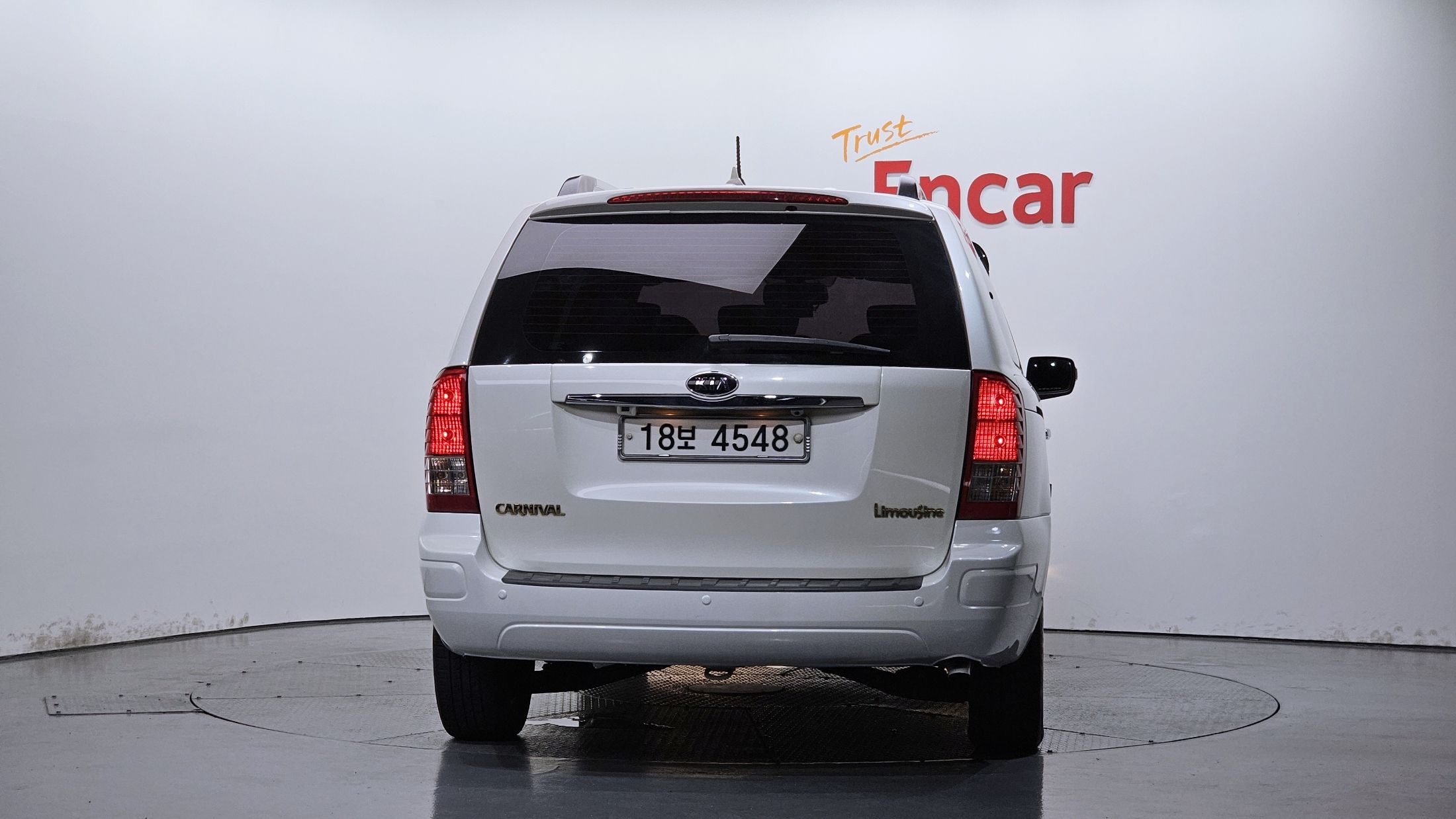 KIA CARNIVAL R 2011