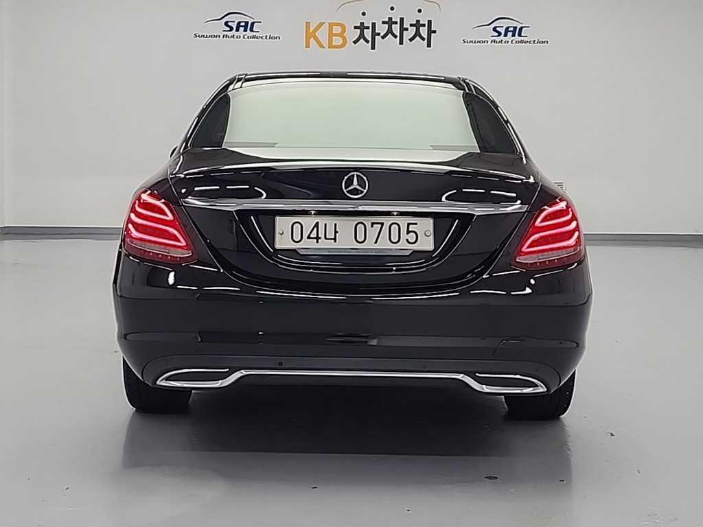 MERCEDES BENZ C-CLASS W205 2016