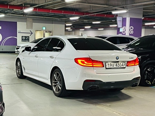 BMW 5-SERIES G30 2018