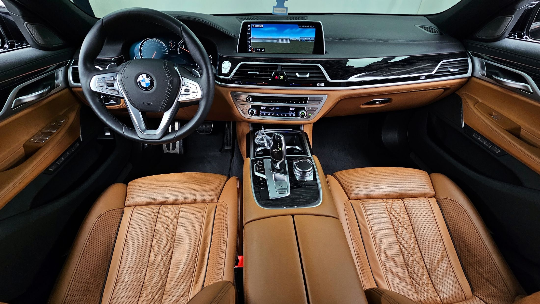 BMW 7-SERIES G11 2018