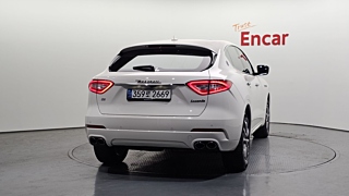 MASERATI LEVANTE 2020