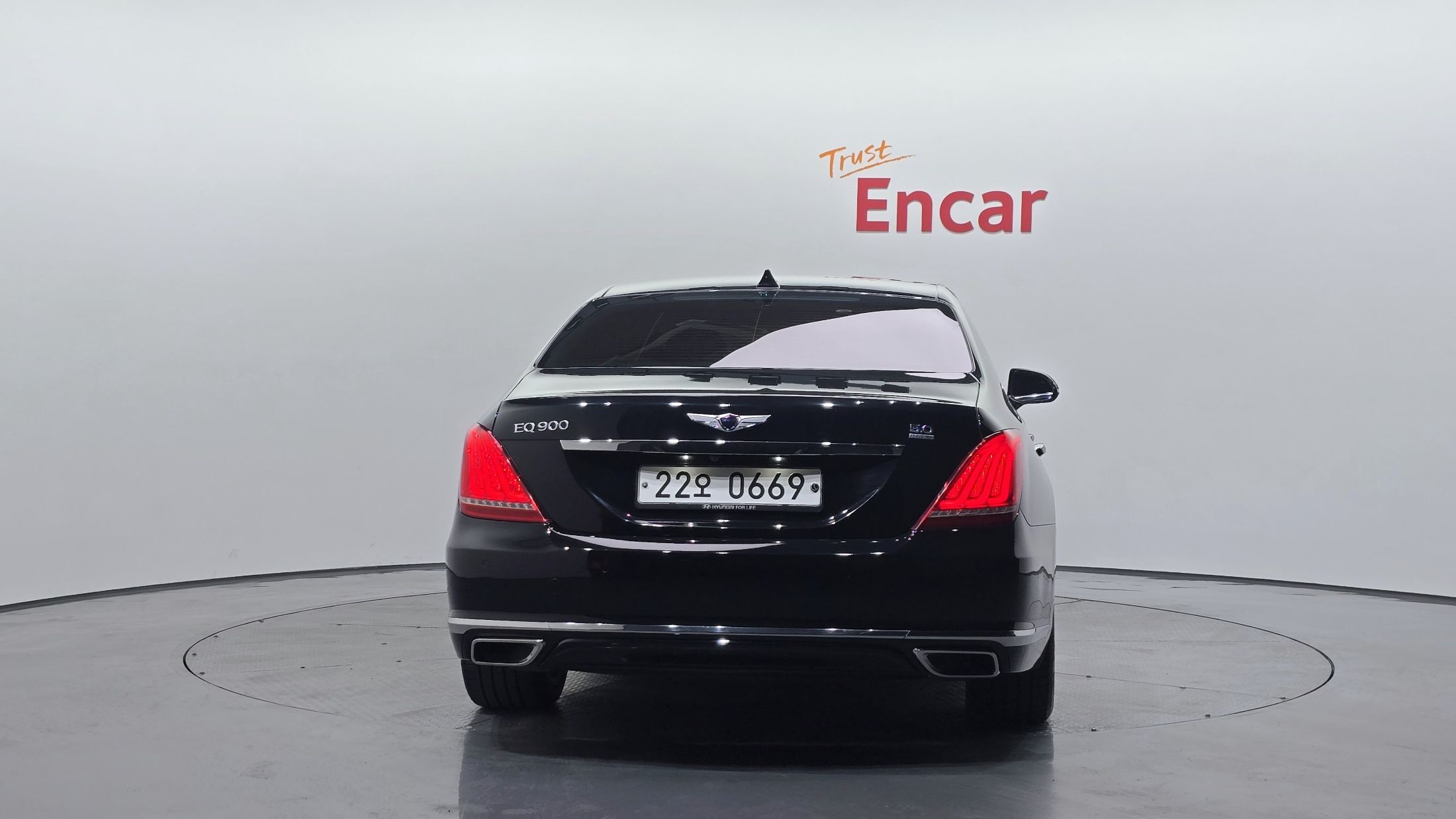 GENESIS EQ900 2016