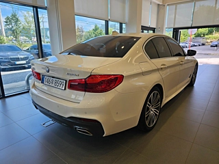 BMW 5-SERIES G30 2020