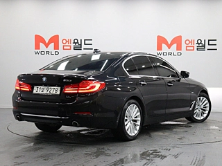 BMW 5-SERIES G30 2018
