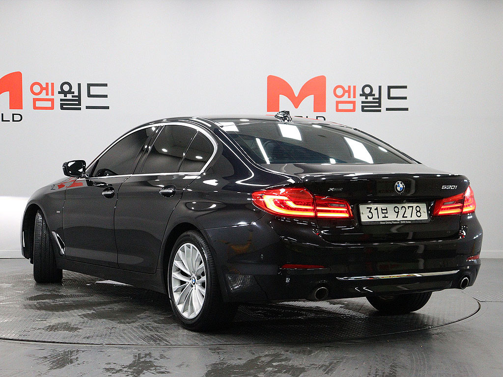 BMW 5-SERIES G30 2018