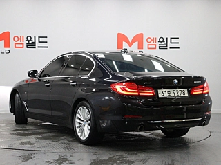 BMW 5-SERIES G30 2018