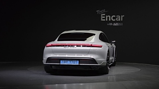 PORSCHE TAYCAN 2023