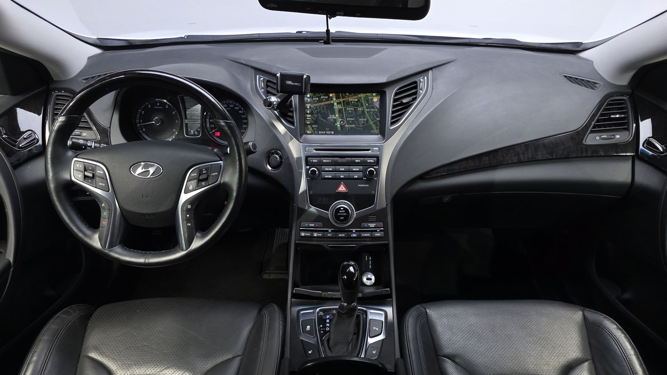 HYUNDAI GRANDEUR HG 2016