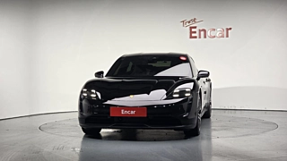 PORSCHE TAYCAN 2022