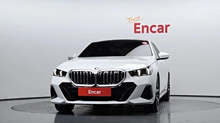 BMW 5-SERIES G60 2025