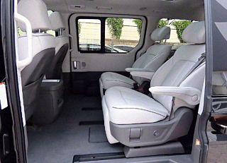HYUNDAI STARIA 2025