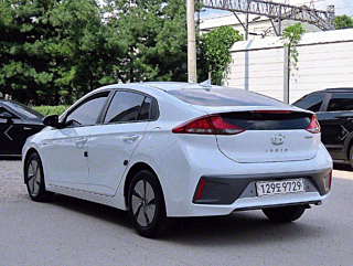 HYUNDAI IONIQ HYBRID 2019