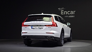 VOLVO V60 CROSS COUNTRY 2021
