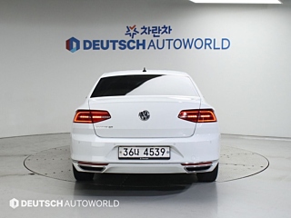 VOLKSWAGEN PASSAT GT B8 2018