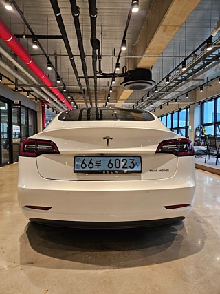 TESLA MODEL 3 2022
