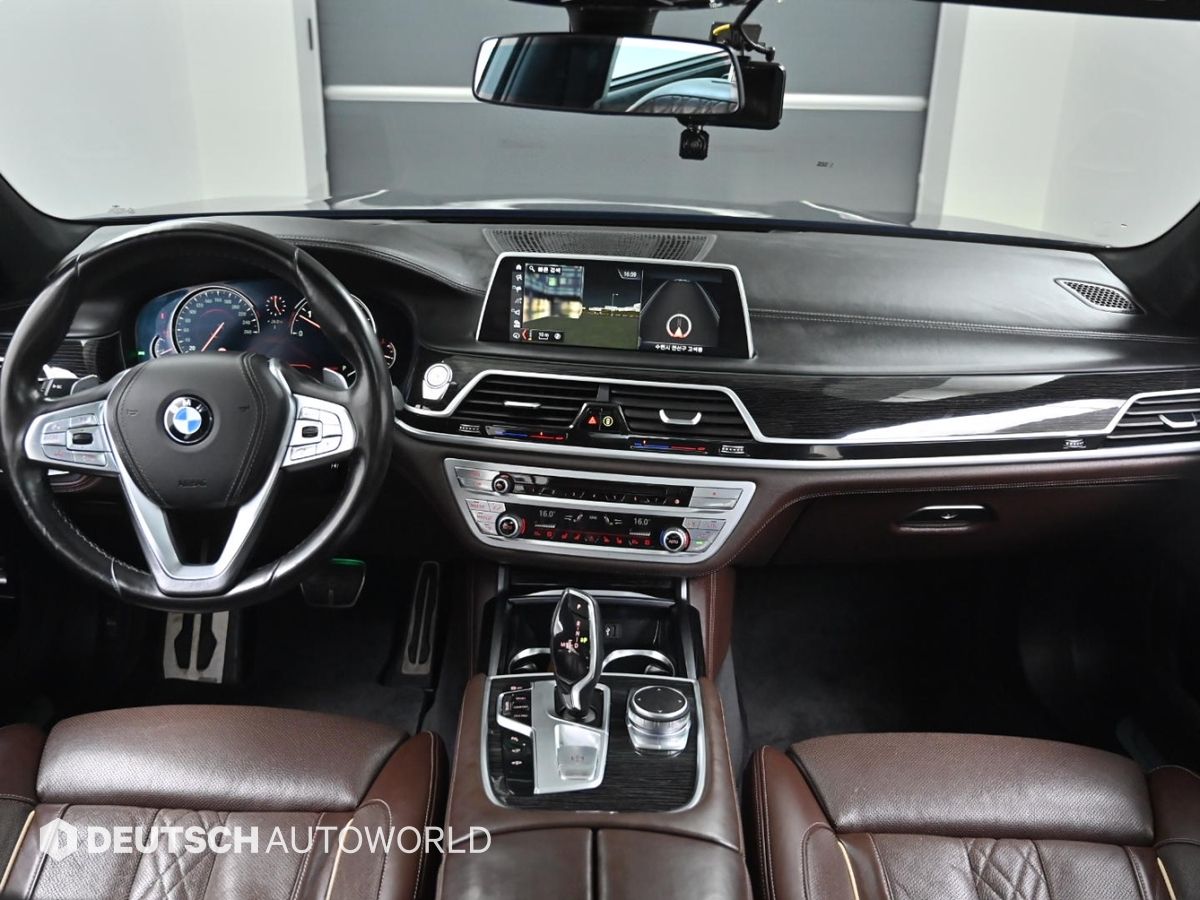 BMW 7-SERIES G11 2018