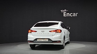 HYUNDAI AVANTE AD 2018