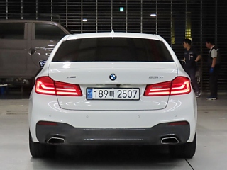 BMW 5-SERIES G30 2019