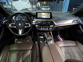 BMW 5-SERIES G30 2019