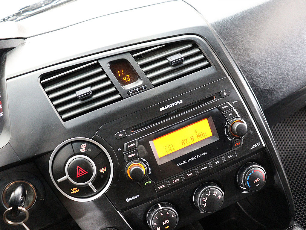 SSANGYONG KORANDO SPORTS 2012