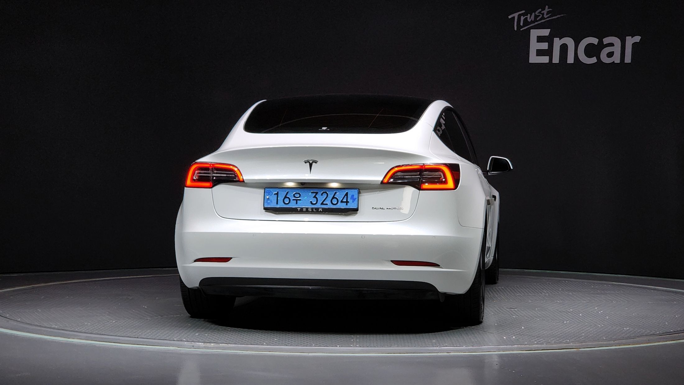 TESLA MODEL 3 2021