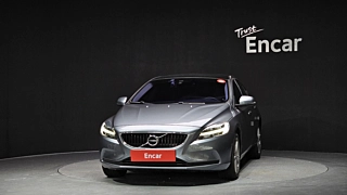 VOLVO V40  2018