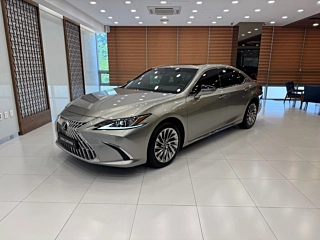 LEXUS ES300H  7 GENERATION Luxury Plus 2025