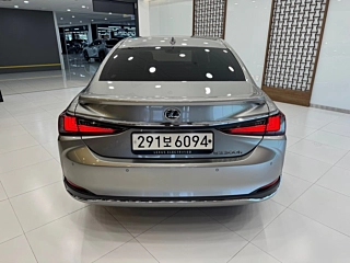 LEXUS ES300H  7 GENERATION Luxury Plus 2025