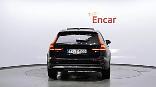 VOLVO V60 CROSS COUNTRY  2 GENERATION B5  AWD 2022