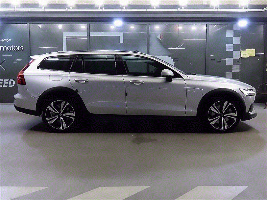 VOLVO V60 CROSS COUNTRY 2020
