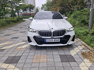 BMW 5-SERIES G60  530i xDrive M Sport 2025