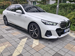 BMW 5-SERIES G60 2025