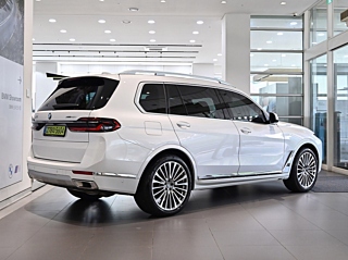 BMW X7 G07 2025