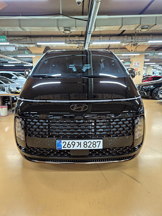 HYUNDAI STARIA 2025