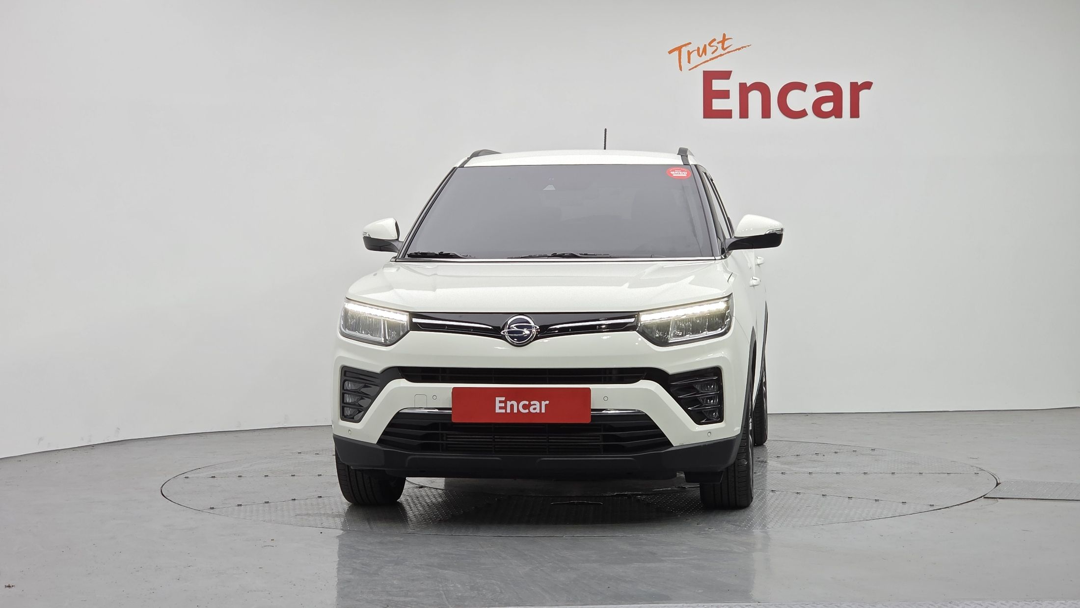 SSANGYONG TIVOLI VERY NEW 2021