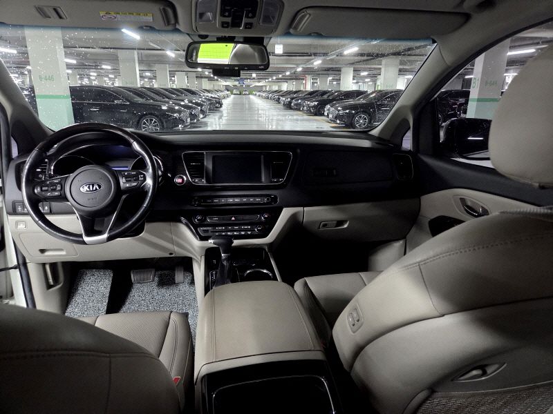 KIA CARNIVAL 2018