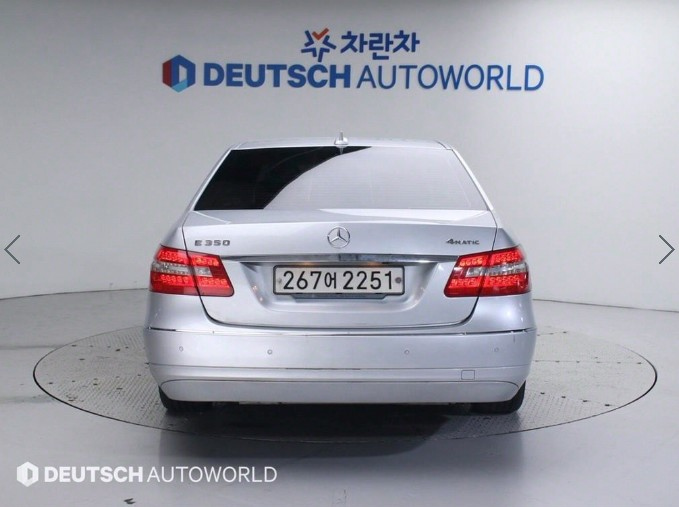 MERCEDES BENZ E-CLASS W212 2011