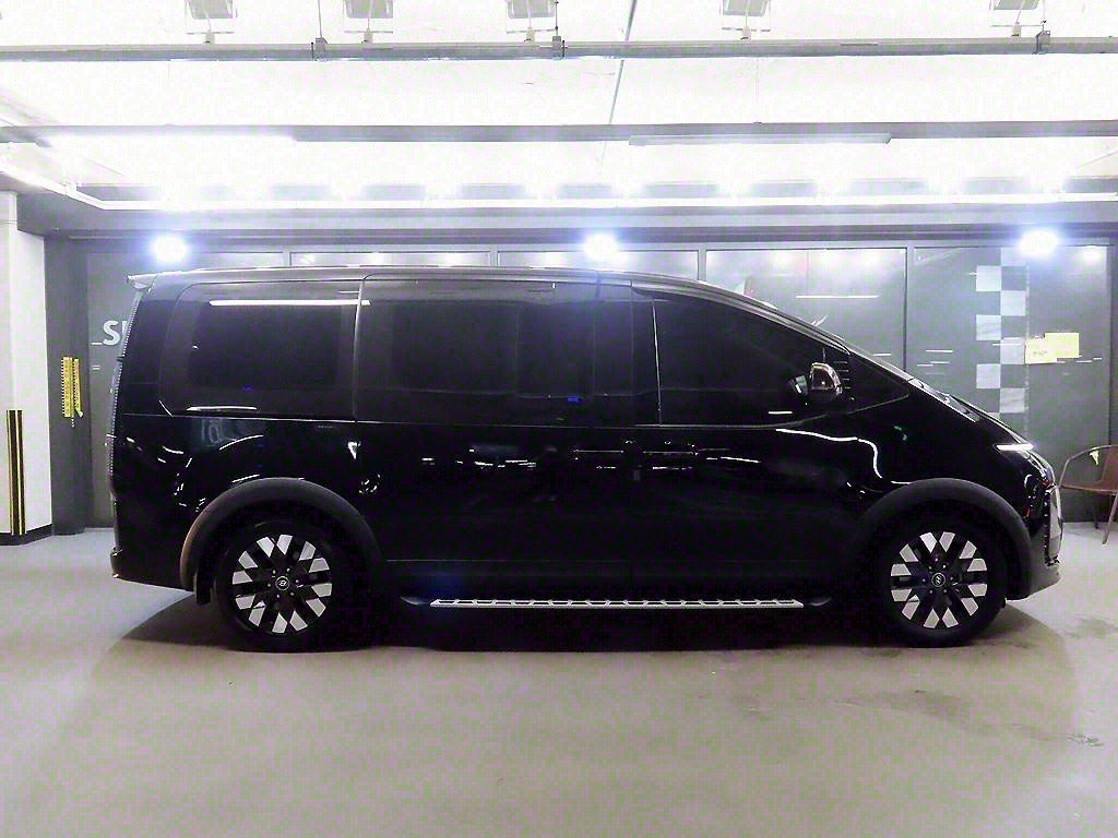 HYUNDAI STARIA 2021