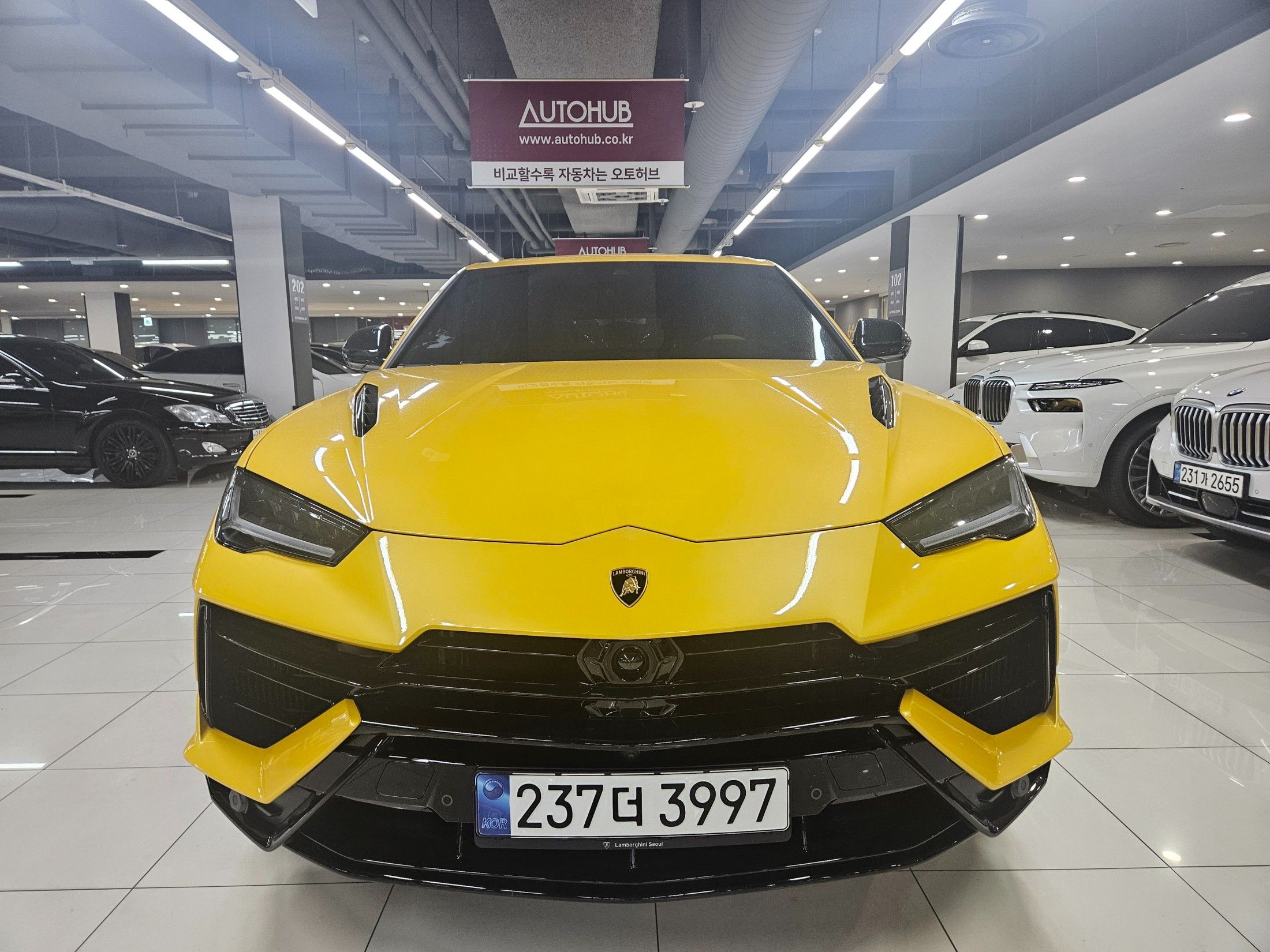 LAMBORGHINI URUS 2023