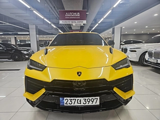 LAMBORGHINI URUS 2023